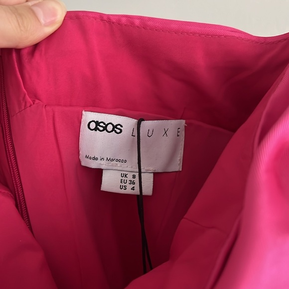 ASOS Luxe Peplum off the shoulder top! Super cute and comes with tickets - Picture 3 of 4